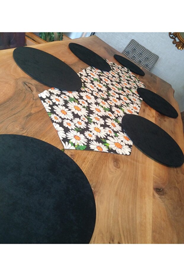 Daisy Pattern Runner 6 Black Charging - 2
