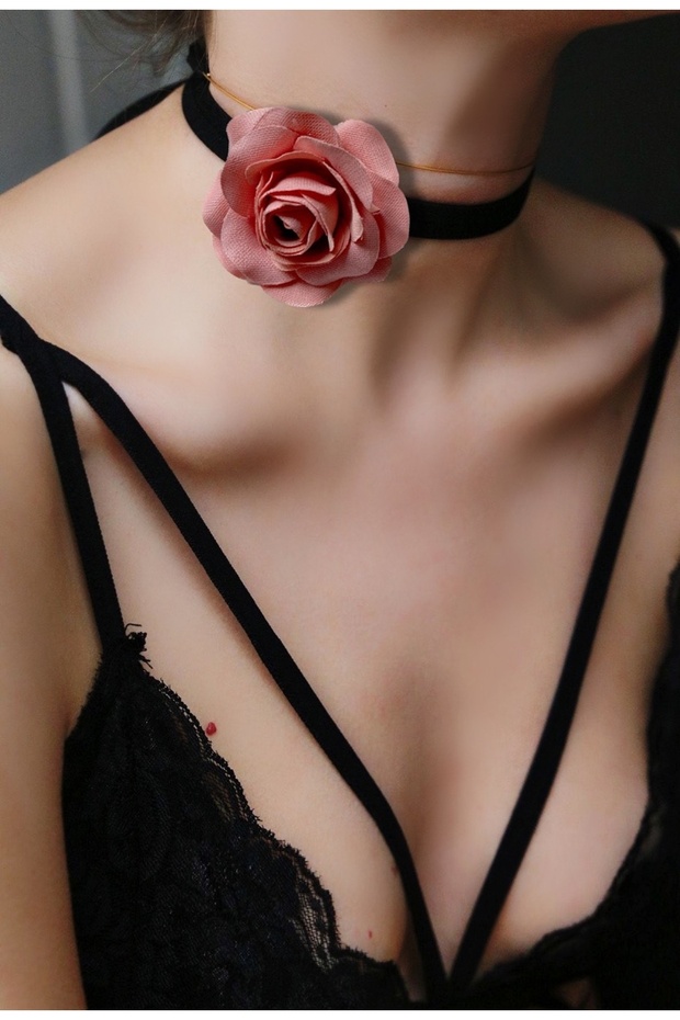 Rose Textured Linen Choker - Collar and Necklace