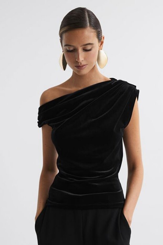 Wft2907B Single Shoulder Wide Collar Velvet Blouse
