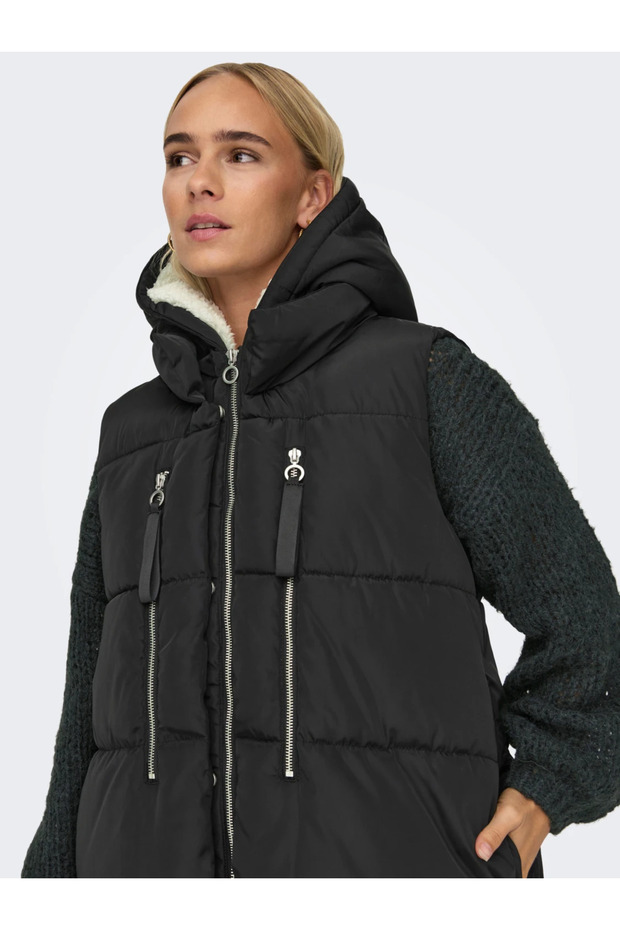 KAPŞONLU ŞIŞME YELEK - 5