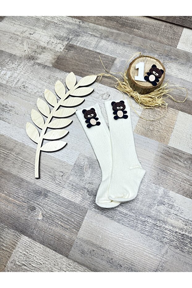 Below-the-knee baby socks with teddy bear figure and teddy bear -1 year old figure set