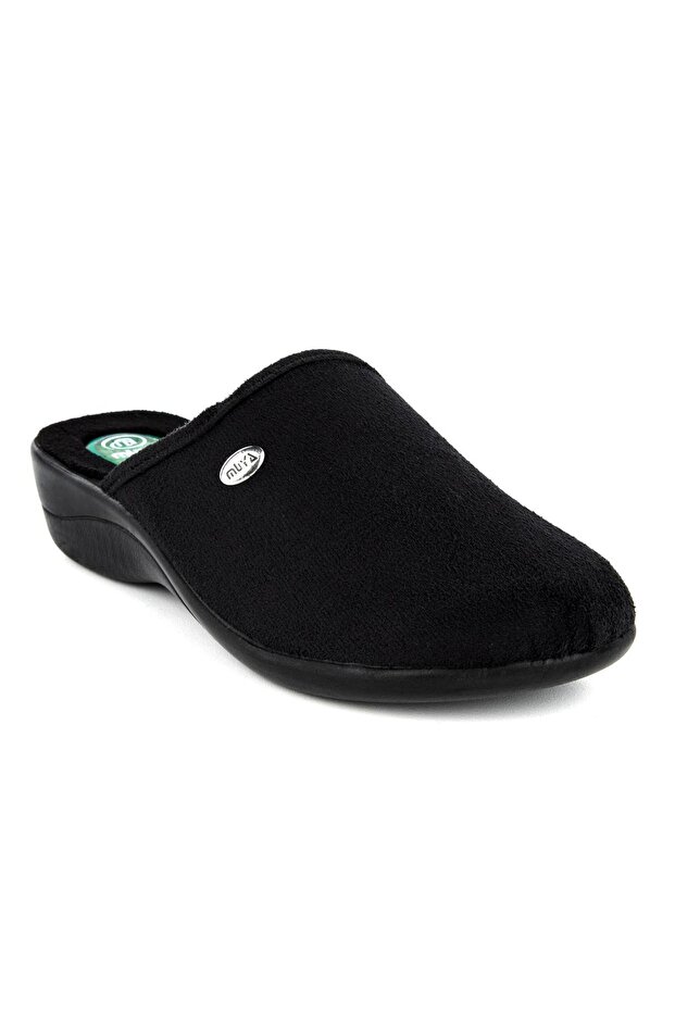 33917 Darcie Closed Front House Slippers Black Women's Slippers