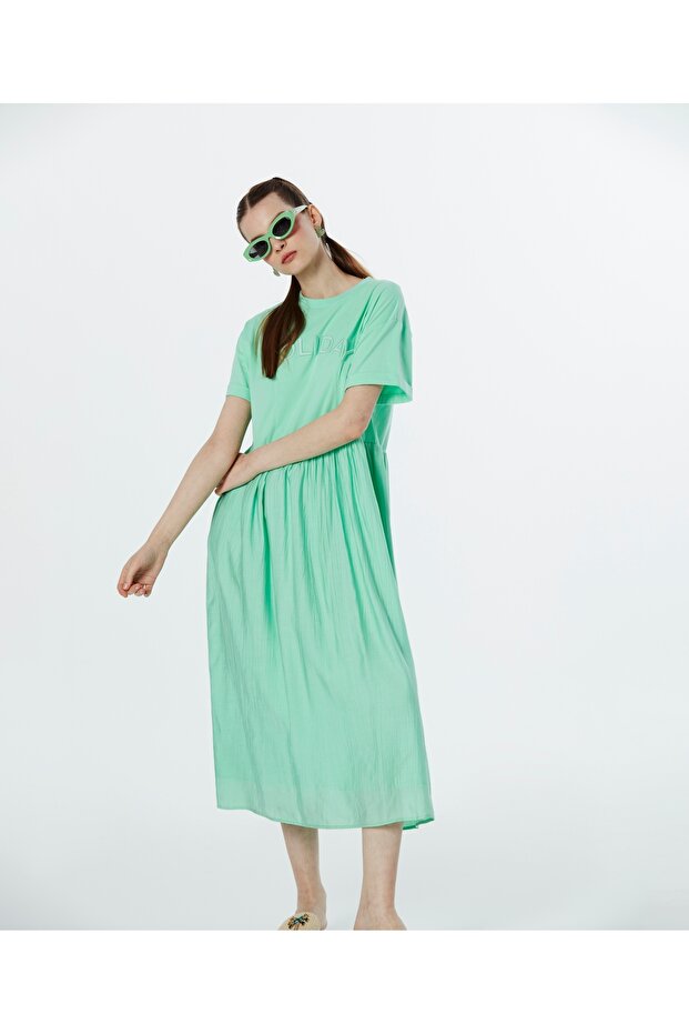 3d Nakışlı Elbise - 3