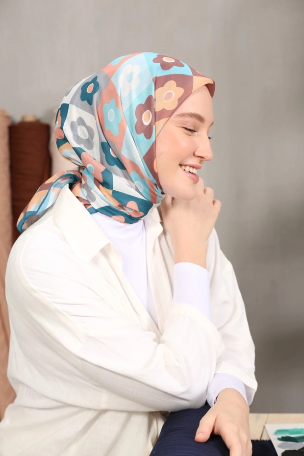 وشاح قطني ناعم منقوش بالزهور بنزين