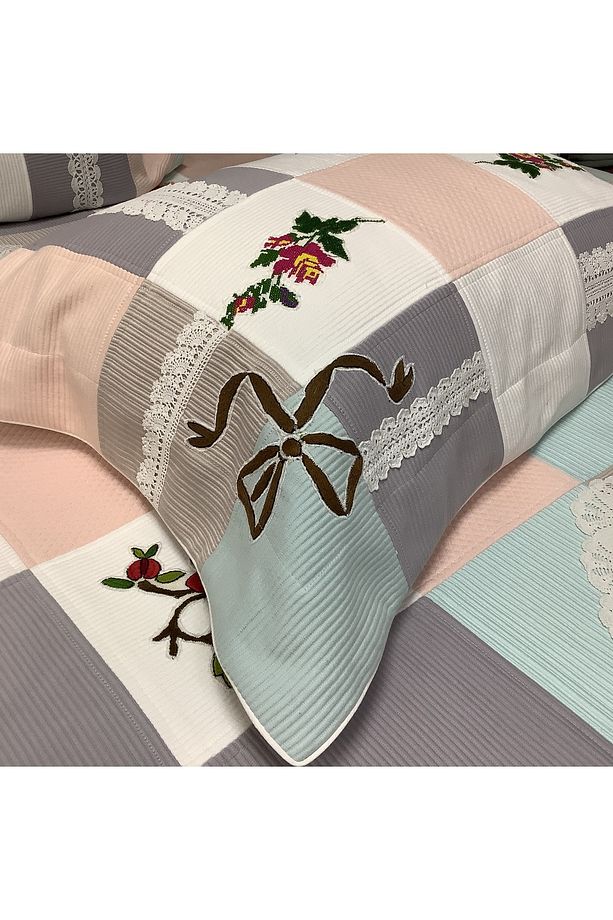 Patchwork Kaneviçe Ve Dantel Aplikeli Yatak Örtüsü -3 parça - 6