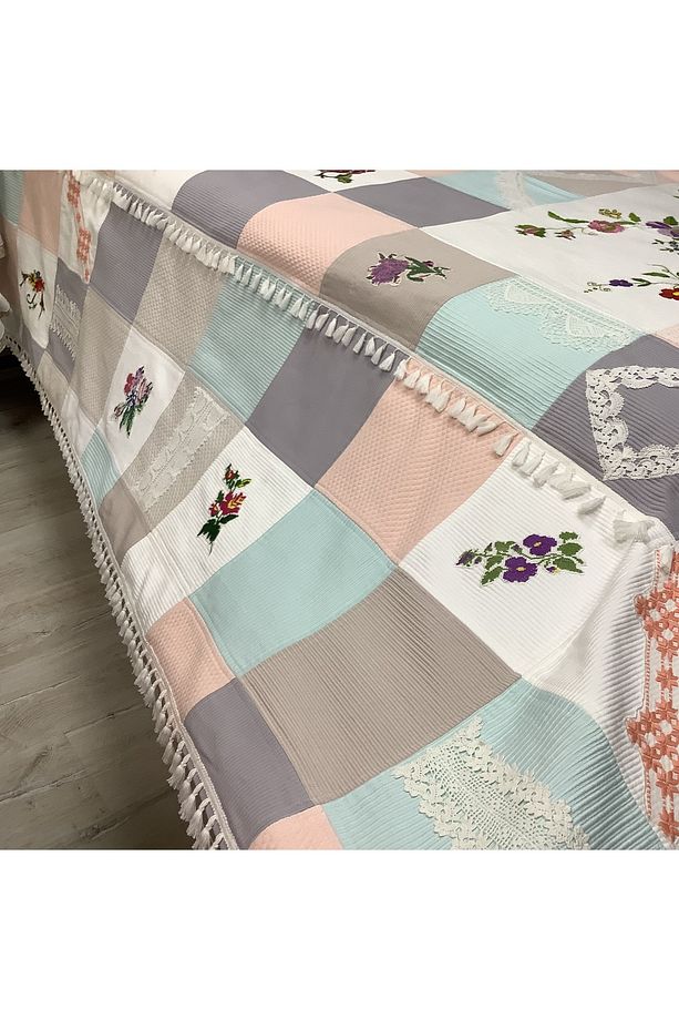 Patchwork Kaneviçe Ve Dantel Aplikeli Yatak Örtüsü -3 parça - 5