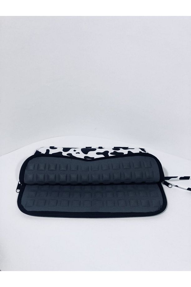 15,6 Inç Inek Desenli Macbook/laptop/notebook/tablet Kılıfı - 2