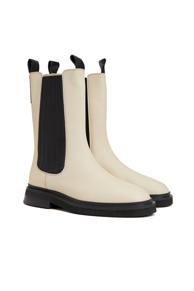 Kırık Beyaz Kadın Bot - 1