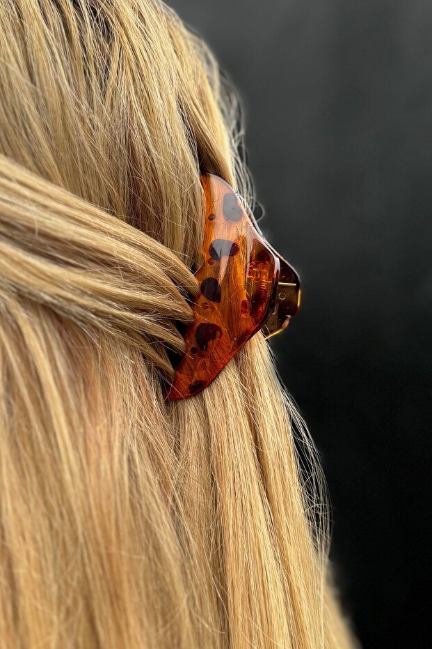 Brown Leopard Patterned Latch Buckle - 1