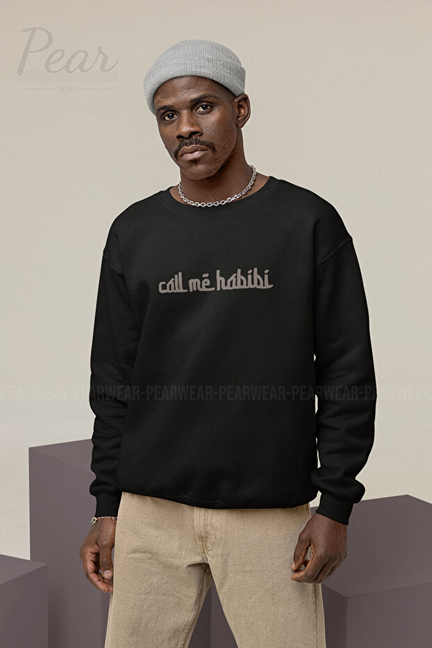 سويت شيرت رجالي كبير الحجم مطبوع من Call Me Habibi مكون من 3 خيوط