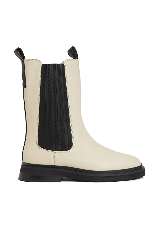 Kırık Beyaz Kadın Bot - 2