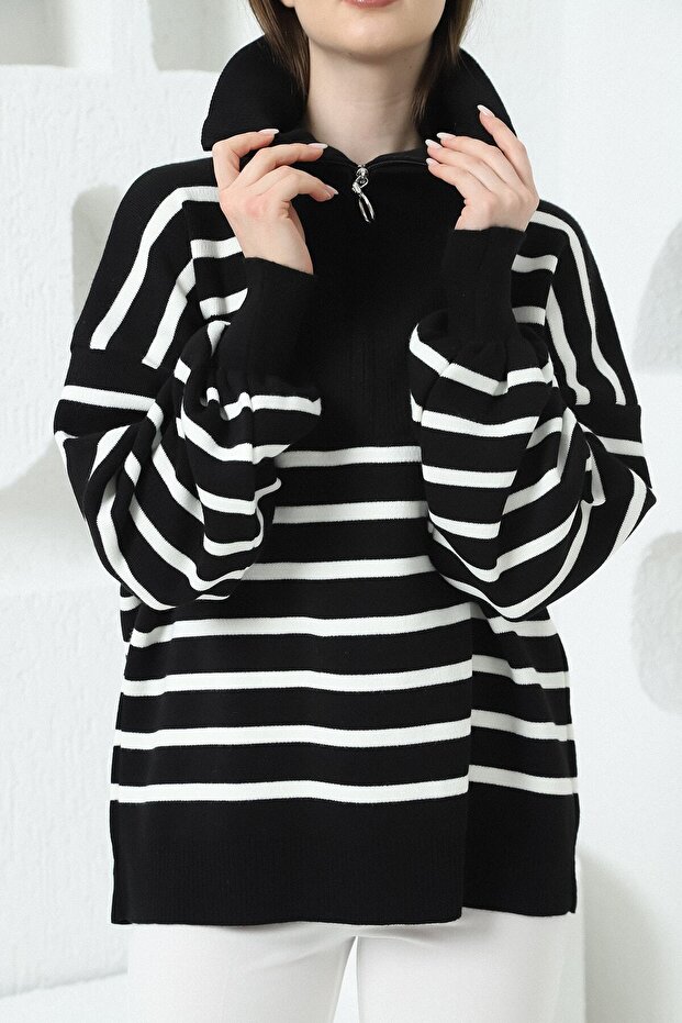 Women's Black Ecru Striped Pattern Full Turtleneck Zippered Oversize Knitwear Sweater