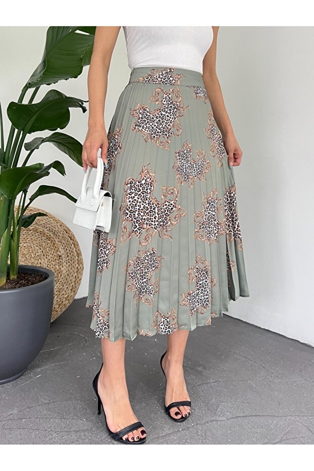 Patterned Pleated Zippered Satin Skirt