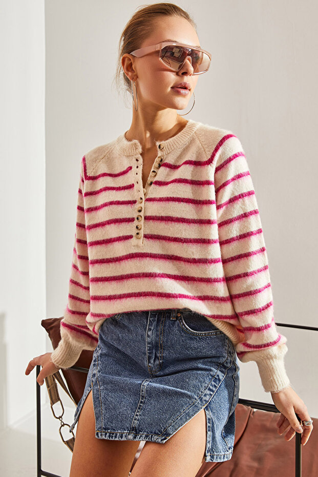 Women's Beige Fuchsia Striped 11 Button Knitwear Sweater 20235067