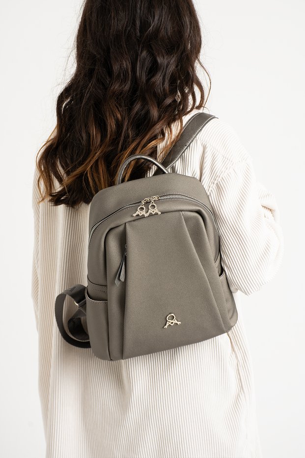 POLO CLUB OF COLORS Women's Black 7 Compartment Medium Size Waterproof Backpack M-637-1