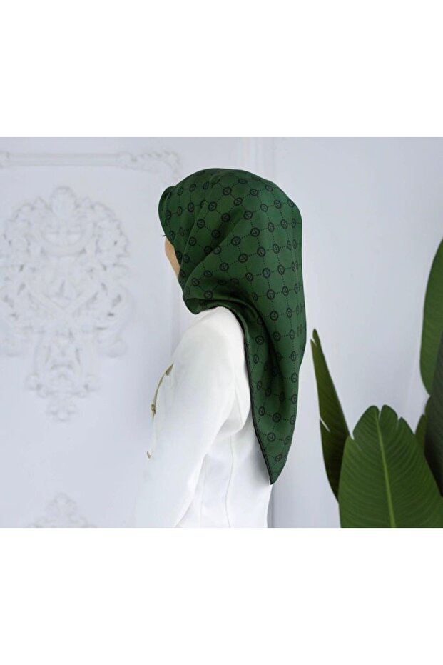 وشاح حريري من التويل