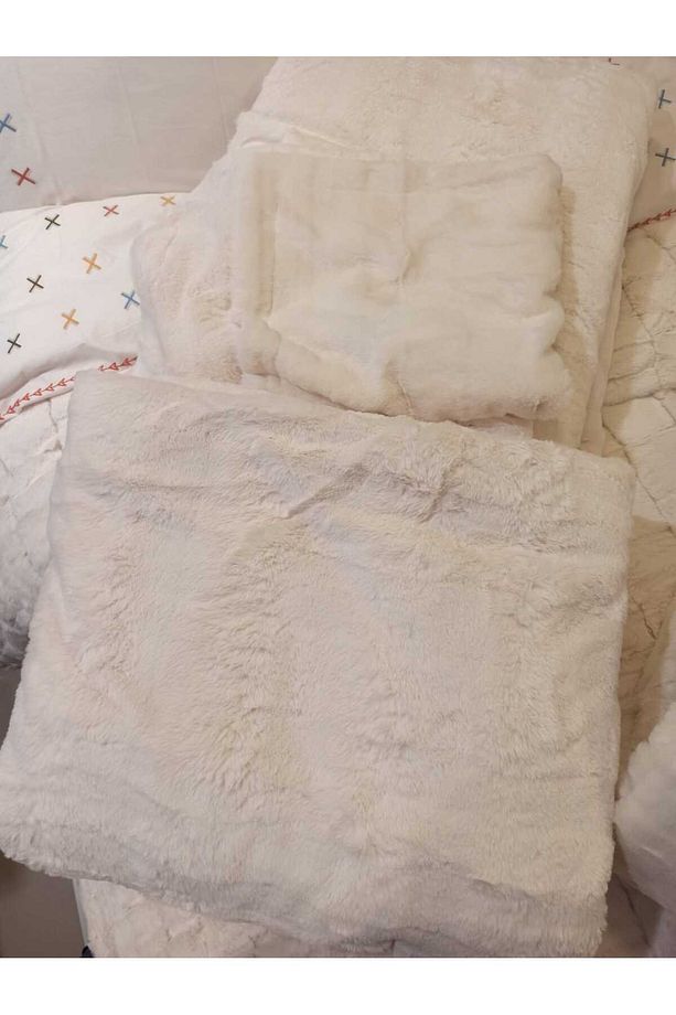 Tanya Rabbit Çift Kişilik Tavşan Tüyü Yatak Örtüsü - 3