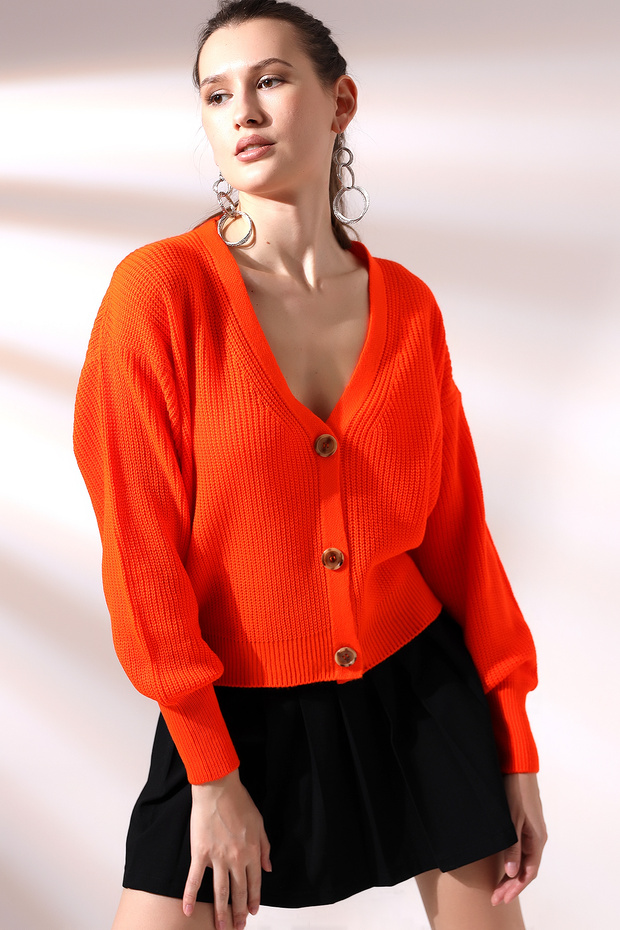 Kadın 3 Düğmeli V Yaka Hırka - 3