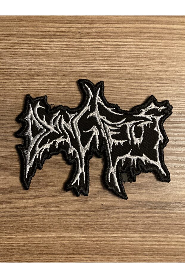 رقعة شعار Dying Fetus باللون الأبيض وورقع جينز