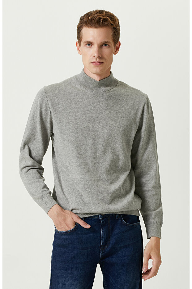 سترة رمادية اللون بنصف الياقة المدورة - 1