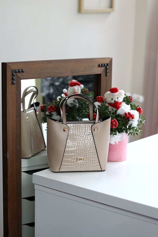 Women's Nude Crocodile Adjustable Strap Shoulder Bag