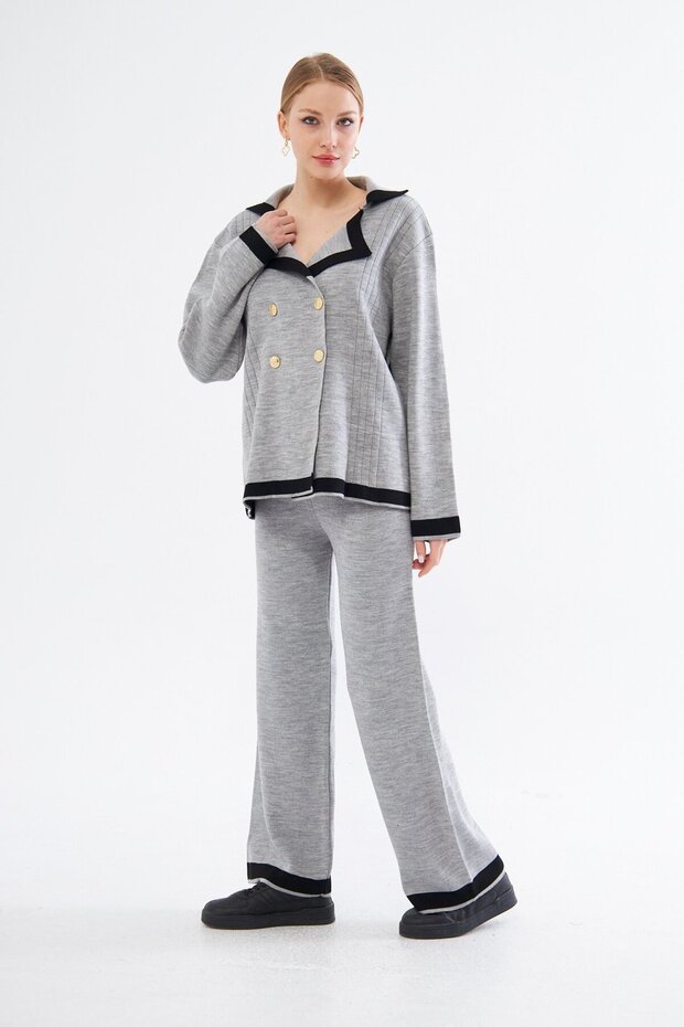 مجموعة تريكو مزدوجة بأزرار - 1