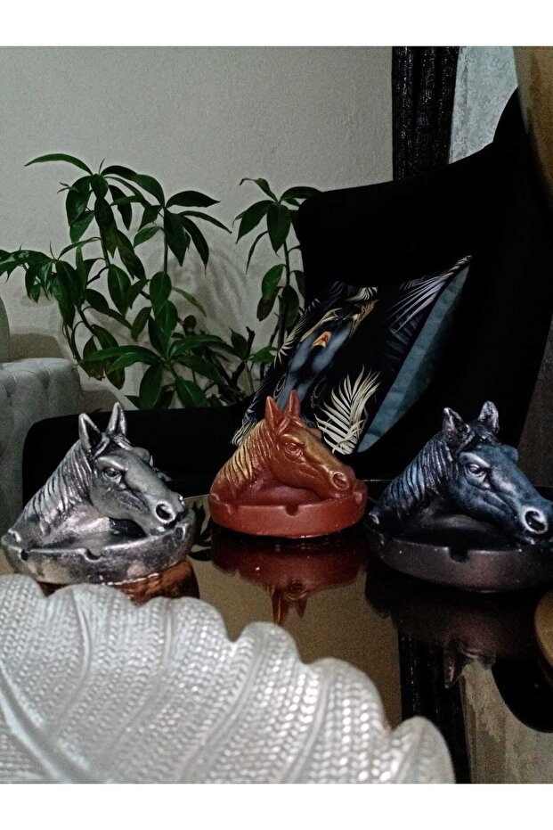 Horse Figurine Ashtray Gift for Spouse or Lover, Decorative Item for Special Occasions