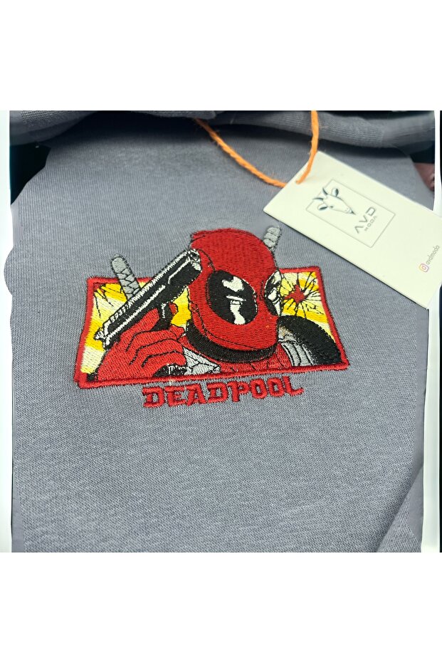 Deadpool nakışlı hoodie - 4