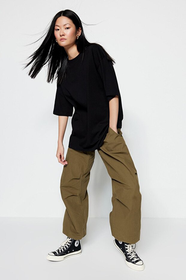 Siyah %100 Kalın Pamuklu Oversize/Geniş Kalıp Bisiklet Yaka Örme T-Shirt TWOSS23TS00040 - 17