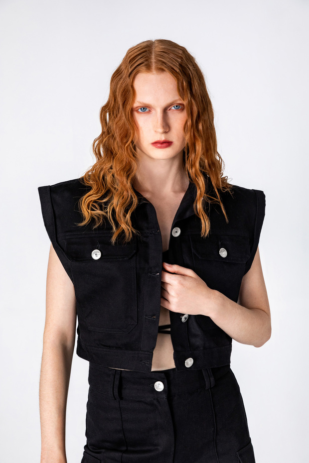 Stella Black Vest - 2