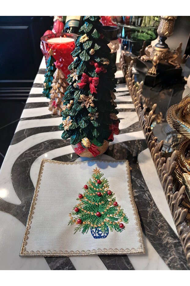 PINE TREE SINGLE PRESENTATION SERVET