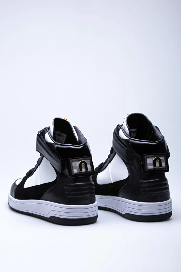 Black-White Valor - 4