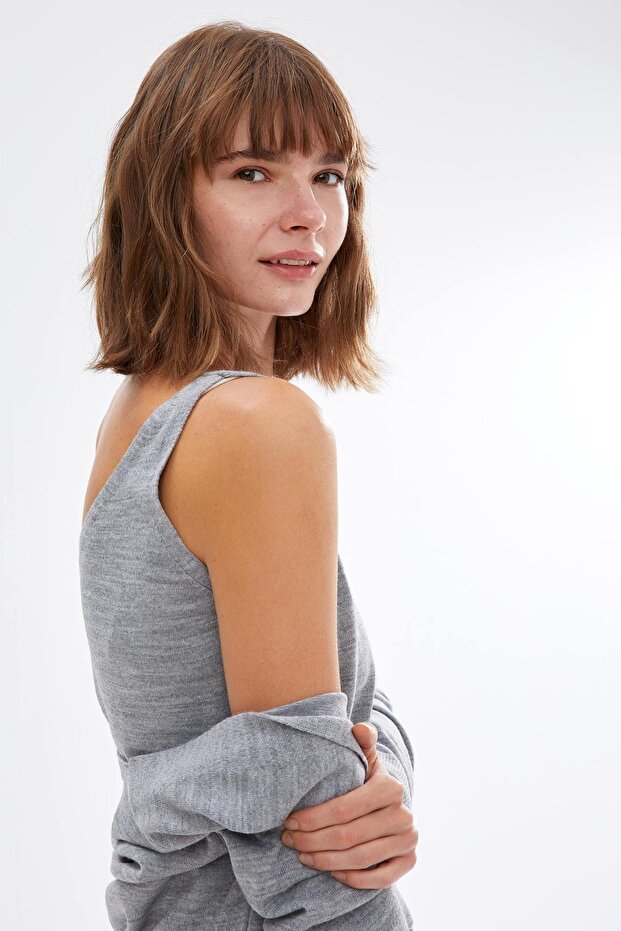 Askılı V Yaka Triko Atlet - 1