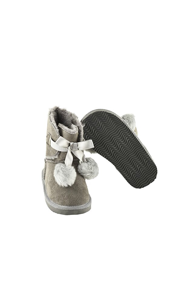 Devojčice sive čizme - 5
