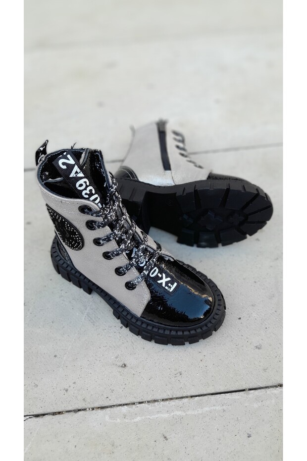 DERİ KIZ ÇOCUK BOT - 7