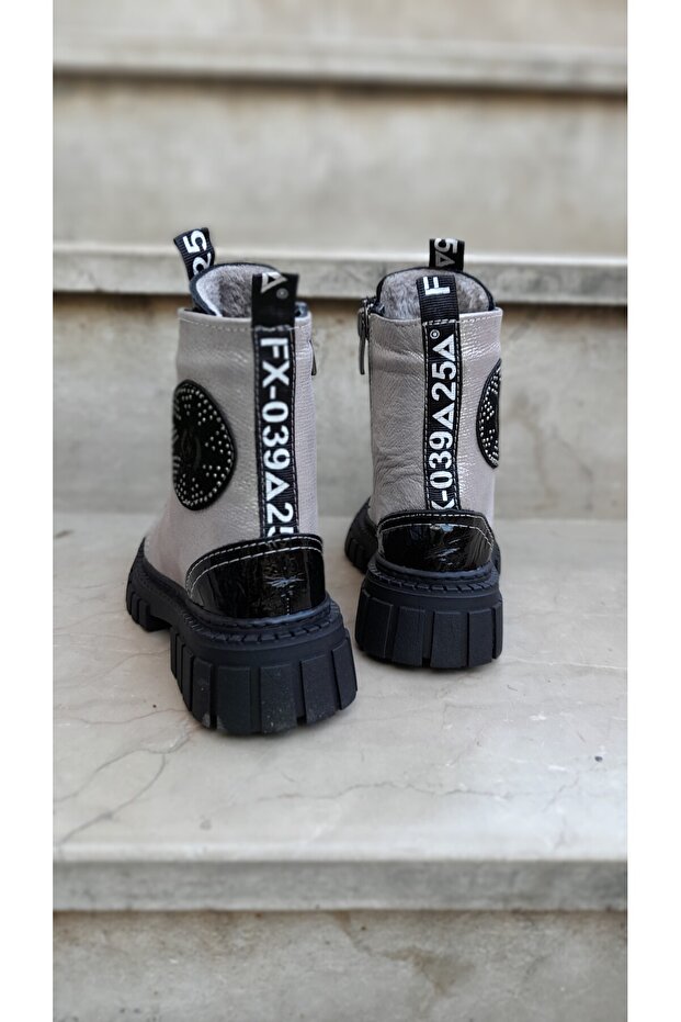 DERİ KIZ ÇOCUK BOT - 2