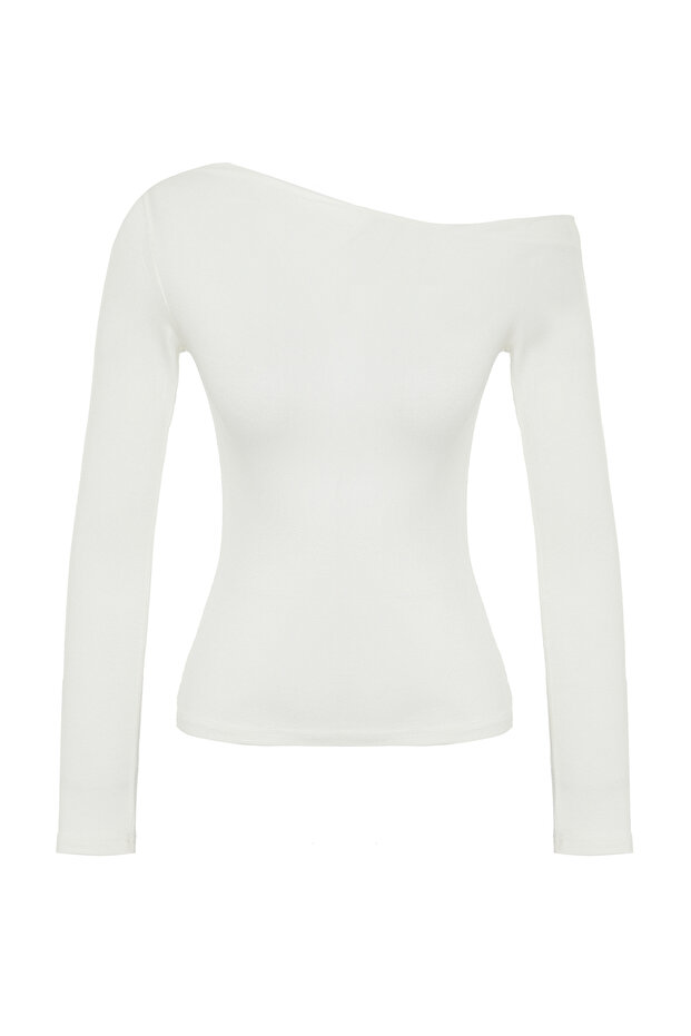 Ekru Yumuşak Kumaşlı Fitted/Vücuda Oturan Kayık Yaka Örme Bluz TWOAW24BZ00227 - 7