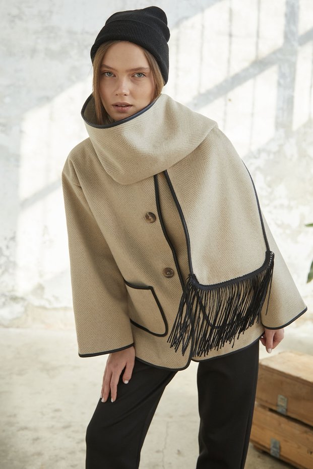Leather Piping Detailed Scarf Stitched Coat - Beige