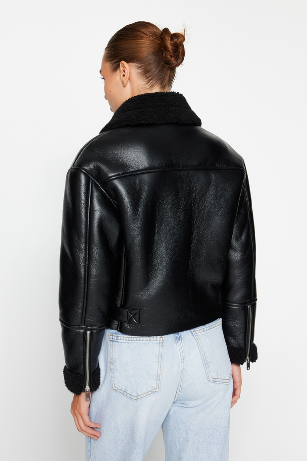 Siyah Regular Kalıp Peluş Detaylı Suni Deri Biker Ceket Mont TWOAW24MO00279 - 11
