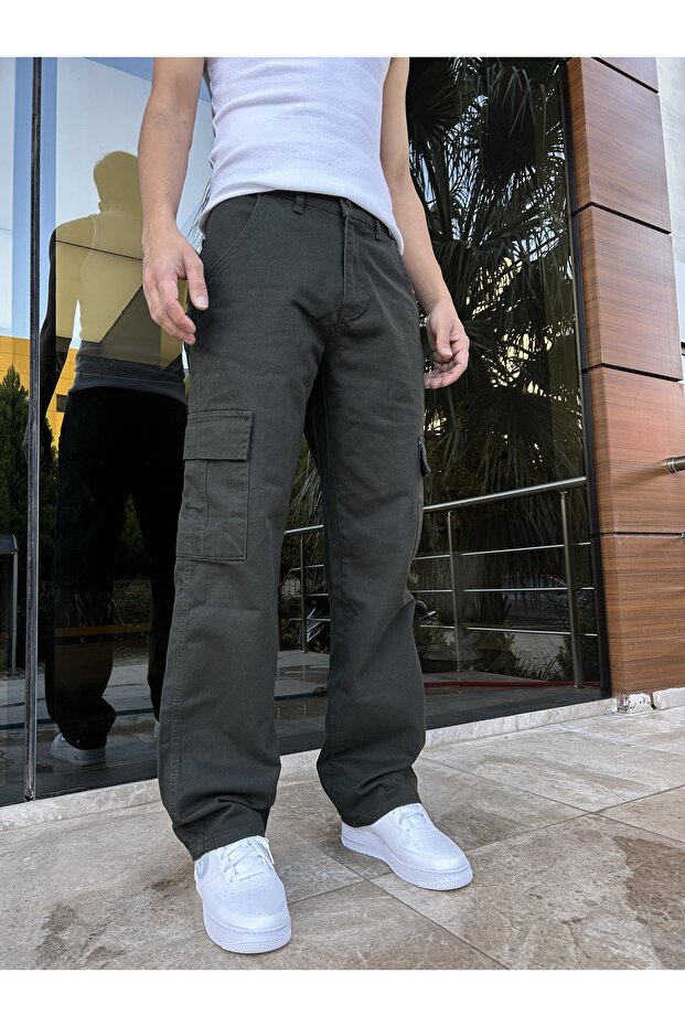Green Baggy Pants with Cargo Pockets