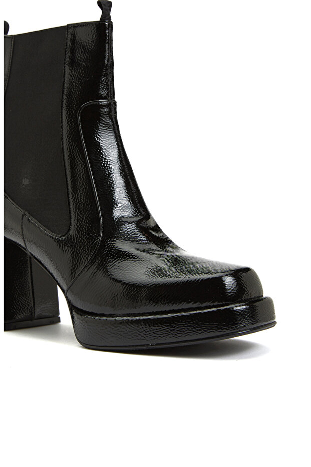 Siyah Kadın Bot - 6