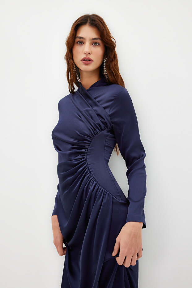 Granatowa, szczegółowa tkana satynowa suknia wieczorowa TCTSS24DB00037 - 3