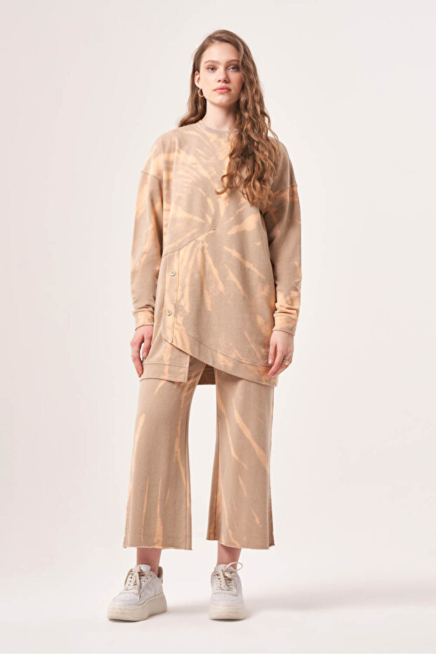 Batik Buttoned Beige Sweatshirt