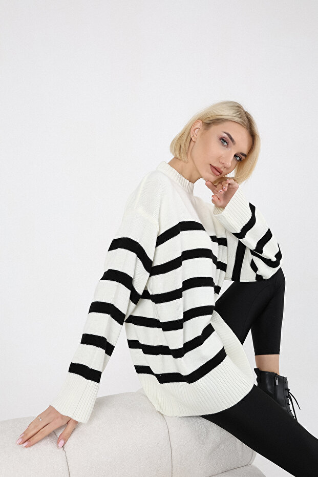 ÇİZGİLİ BEYAZ KAZAK - 2