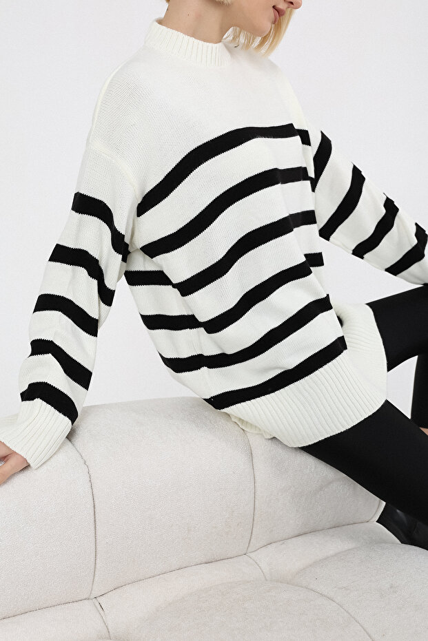 ÇİZGİLİ BEYAZ KAZAK - 7