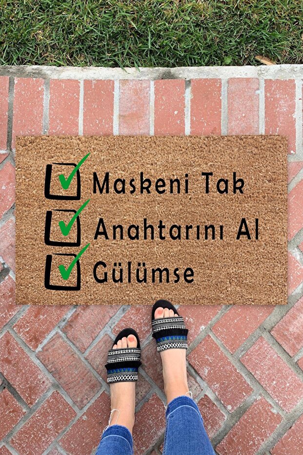 Maskeni Plug Indoor and Outdoor Decorative Multi-Purpose Door Mat