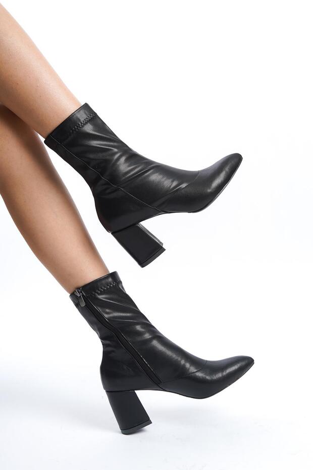Women's Black Pointed Toe Faux Leather Skin Stretch Heeled Boots