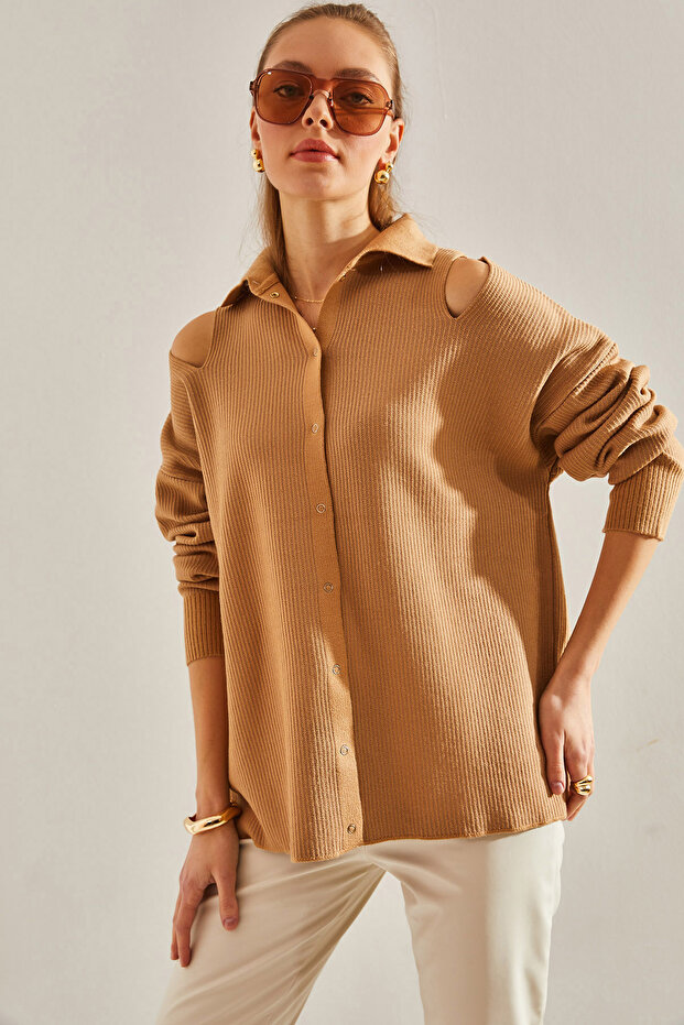 Women's Camel Shoulderless Collared Knitwear Cardigan Stk157