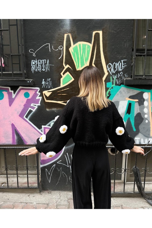 Siyah Çiçek Hırka - 5