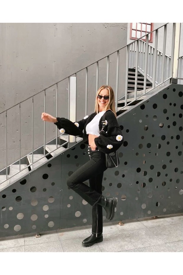 Siyah Çiçek Hırka - 3